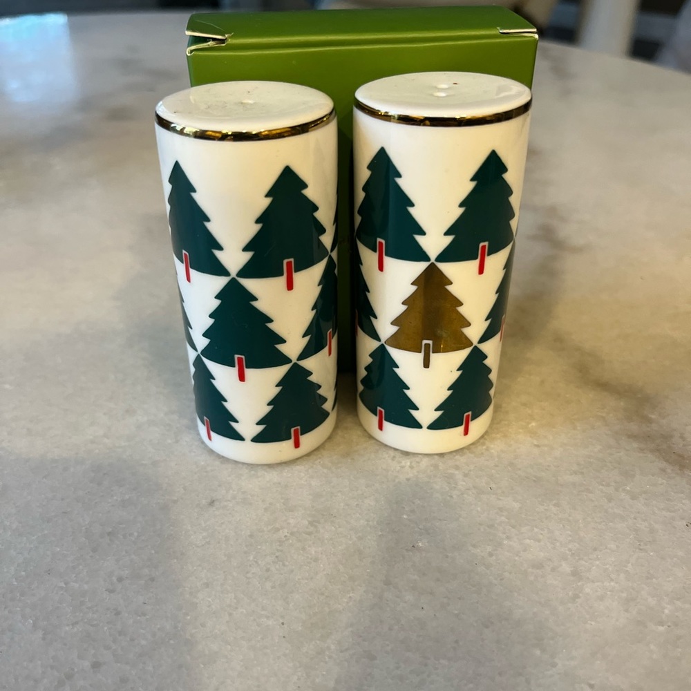 Lenox Kate Spade Pine Place salt and paper shaker green trees